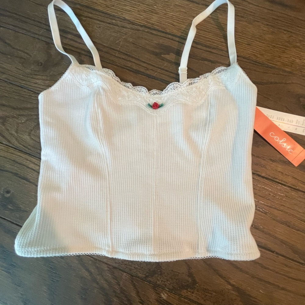 Colsie brand white sleep tank in size S. W/Adorable little rose 🌹